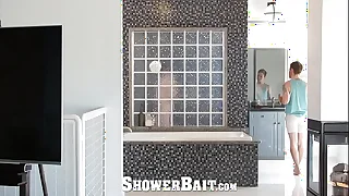ShowerBait - Undeceptive guy gets turned out in the shower